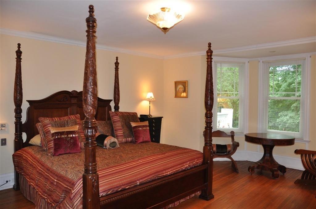 Wayne Bed & Breakfast Inn (Adults Only) Bilik gambar